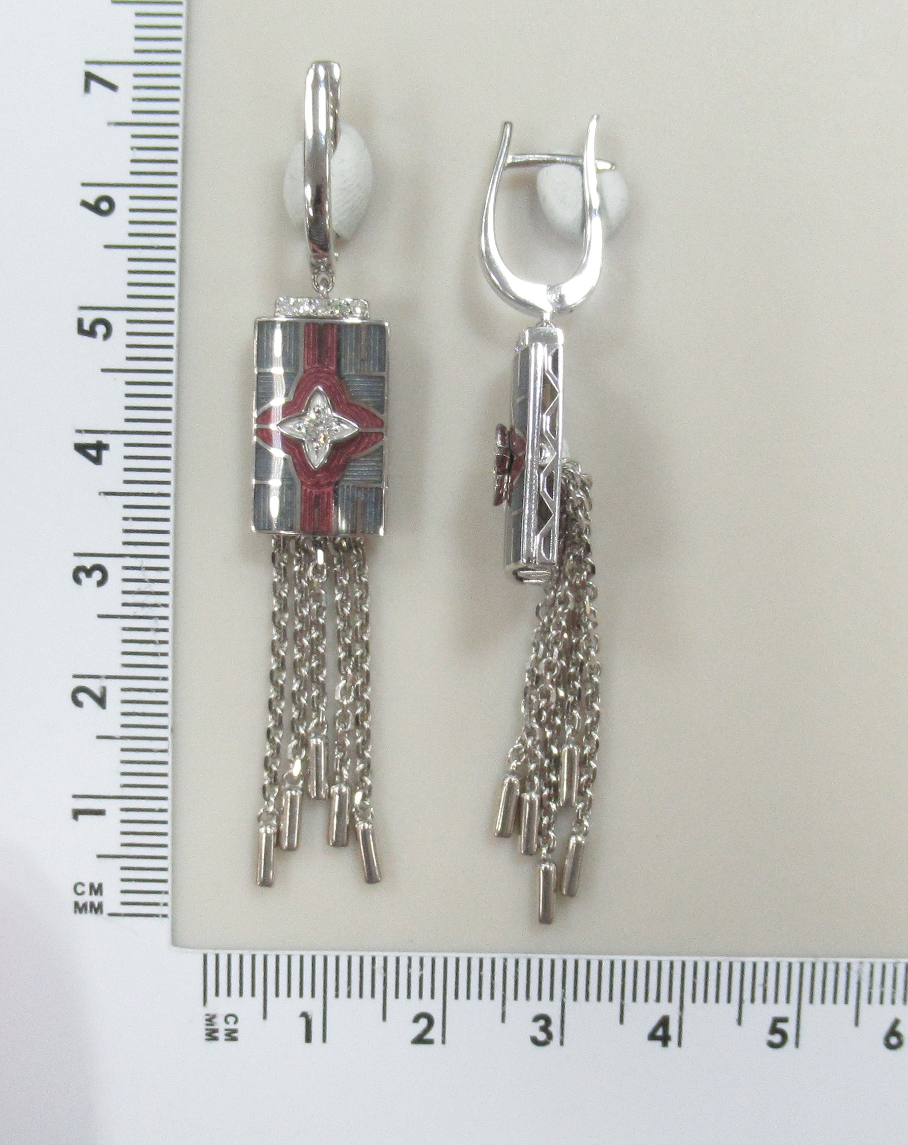 Серьги из белого золота с бриллиантами